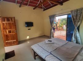 Triskelion - Bed and Breakfast, Family home stay by Joshi Brothers, bed and breakfast en Dapoli