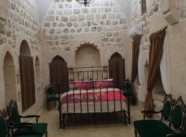 Mardin tarihi ulu Cami yanı, tarihi Konak, hotel en Mardin