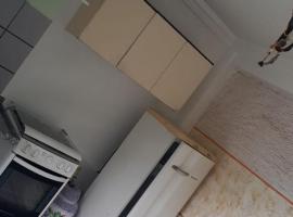 Kitnet Praia Jacaraipe, hotel v destinaci Serra