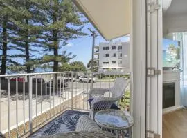 Beachcomber Unit 2 7 Dingle Ave