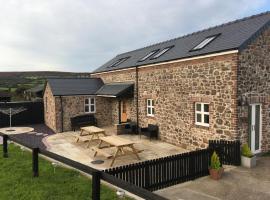 The Chaffhouse - 4 Bedroom - Llangenith, hotel with parking in Llangennith