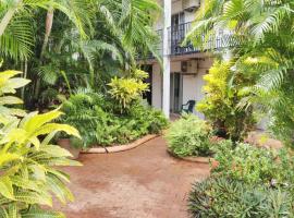 Coconut Grove Holiday Apartments, hotel near Darwin International Airport - DRW, 