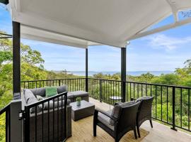 YARABIN - Luxury Home With Ocean Views, vakantiehuis in Point Lookout