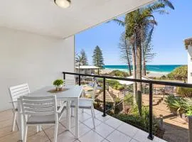 Coolum Beachside Apartment