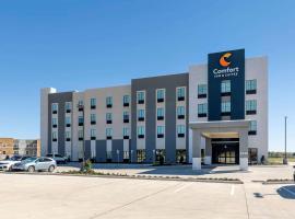 Comfort Inn & Suites Balch Springs - SE Dallas, готель з басейнами у місті Balch Springs