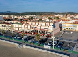 Logis Hôtel & Restaurant Mediterranee, hotel v destinaci Port-la-Nouvelle