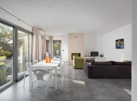 Villa Valsavia-apartment Monsena with pool and SPA, hotel v Rovinji