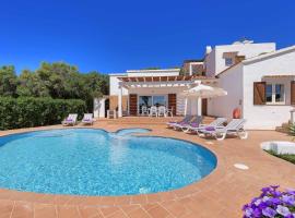 Luxury Villa in Binibeca with Jacuzzi, hotel with jacuzzis in Sant Lluis