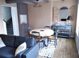 Coquelicot, self catering accommodation in Criquetot-lʼEsneval