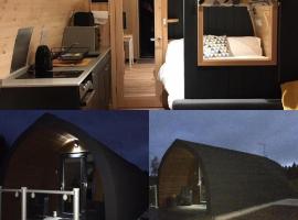 Owls Retreat Glamping Pod with Hot tub、キースの駐車場付きホテル