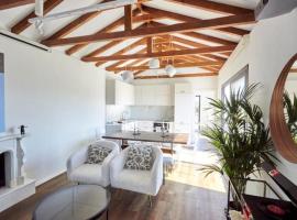 Trie Vineyard Cottage, hotel com estacionamento em Grevena