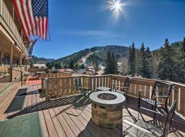 Red River Condo with Fire Pit half Mi to Slopes!, hotel with parking in Red River