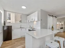 Sea-Hi Beachside Apartment