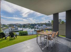 Hosts on the Coast Delight by the Pier, hotel in Whitianga