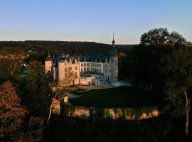Le Château de Mirwart, отель в городе Mirwart