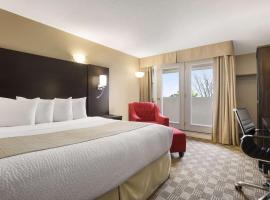 Days Inn & Suites by Wyndham North Bay Downtown – hotel w mieście North Bay