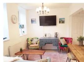 St Ives self catering apartment private parking near beaches
