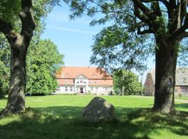 Landhotel Gut Zarrentin, hotel with parking in Gransebieth