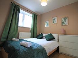 St James House - Contractor and Business Stays - Long Stay Discounts - Free Parking, budget hotel in Newcastle upon Tyne