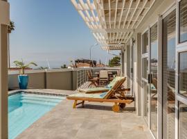 Exclusive Poolside Villa, Humewood, holiday home in Port Elizabeth