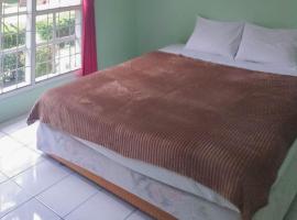 Villa Getsemani Mitra RedDoorz, hotel with parking in Sangkanurip