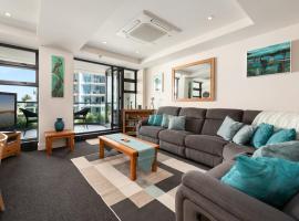 Modern Mount apartment in top location, spa hotel in Mount Maunganui