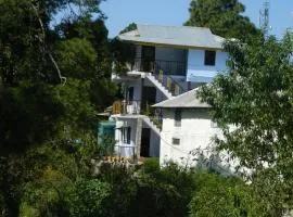 Sahni's Foggy Hills HomeStay