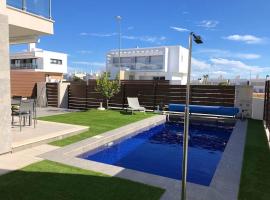 3 bedrooms house with private pool enclosed garden and wifi at Vistebella Golf, hotel sa Vistabella