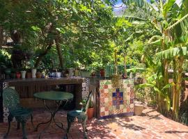 Fig Tree Cottage Close to Sea and Shops, hotel em Hout Bay
