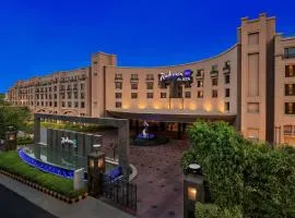 Radisson Blu Plaza Delhi Airport