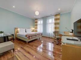 ApartHotel Katowice - Deluxe Rooms with King Beds, City Center, Free Wifi!