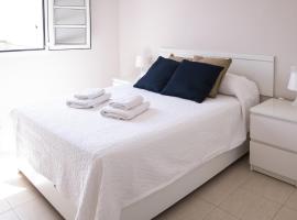 G g spacious bungalow in maspalomas，Sonnenland的飯店