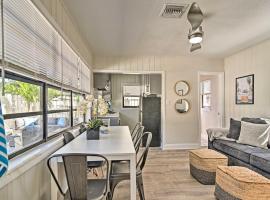 2 Conjoined Units - Steps From Madeira Beach!, ξενοδοχείο σε St Pete Beach