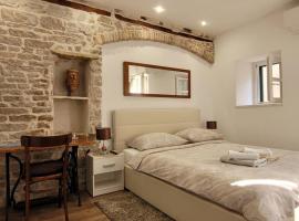 Sebenico Luxury Rooms, hotel en Šibenik