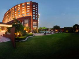 Radisson Blu MBD Hotel Noida, hotelli kohteessa Noida