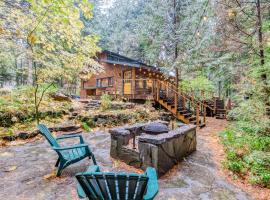 Sandy River Retreat, hotel with parking in Sandy