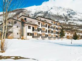 Hotel Verdeneve, khách sạn ở Opi