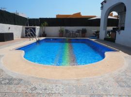 Casa Rainbow - Boutique Bed & Breakfast, bed & breakfast a Mojácar