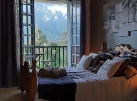 gîte le couraduque avec bain nordique et sauna en pleine montagne, hotel Arrens-Marsous városában