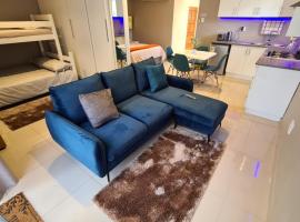ARCHITECTS VIEW - VIP FAMILY SUITE, hotel near Kings Park Stadium, Durban