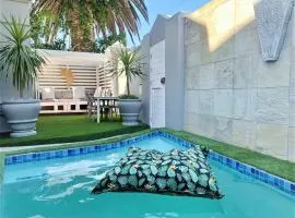 4 on Varneys Guest House