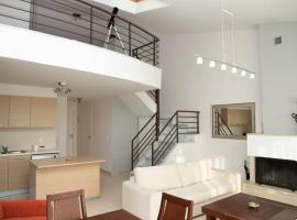 Οροφομεζονέτα σε συγκρότημα κατοικιών-Μοναδική θέα, жилье для отдыха в городе Полийирос