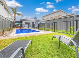 5 Simms - Echuca Holiday Homes, holiday home in Moama