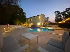 OCLuxeBnB Private Resort Living Minutes from Beach