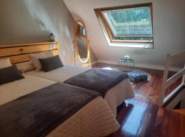 Acogedor y cálido apartamento con vistas a la montaña, hotel en Estación de Canfranc