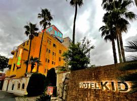 HOTEL KID، فندق مع موقف سيارات في Kasukabe