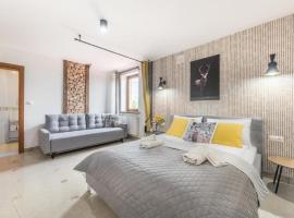 Biały Jeleń z basenem i jacuzzi, hotel in Białka Tatrzanska