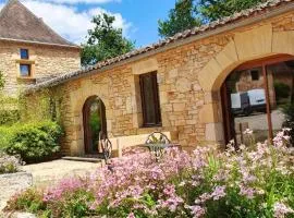 Maison de 2 chambres avec piscine partagee jardin amenage et wifi a Puy l'Eveque