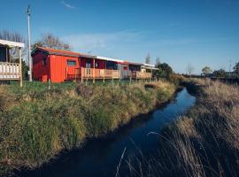 Camping du Lac de Saujon โรงแรมใกล้ บ่อน้ำร้อนโซฌง ในซูชง