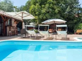 2 bedrooms apartement with private pool enclosed garden and wifi at Ragalna